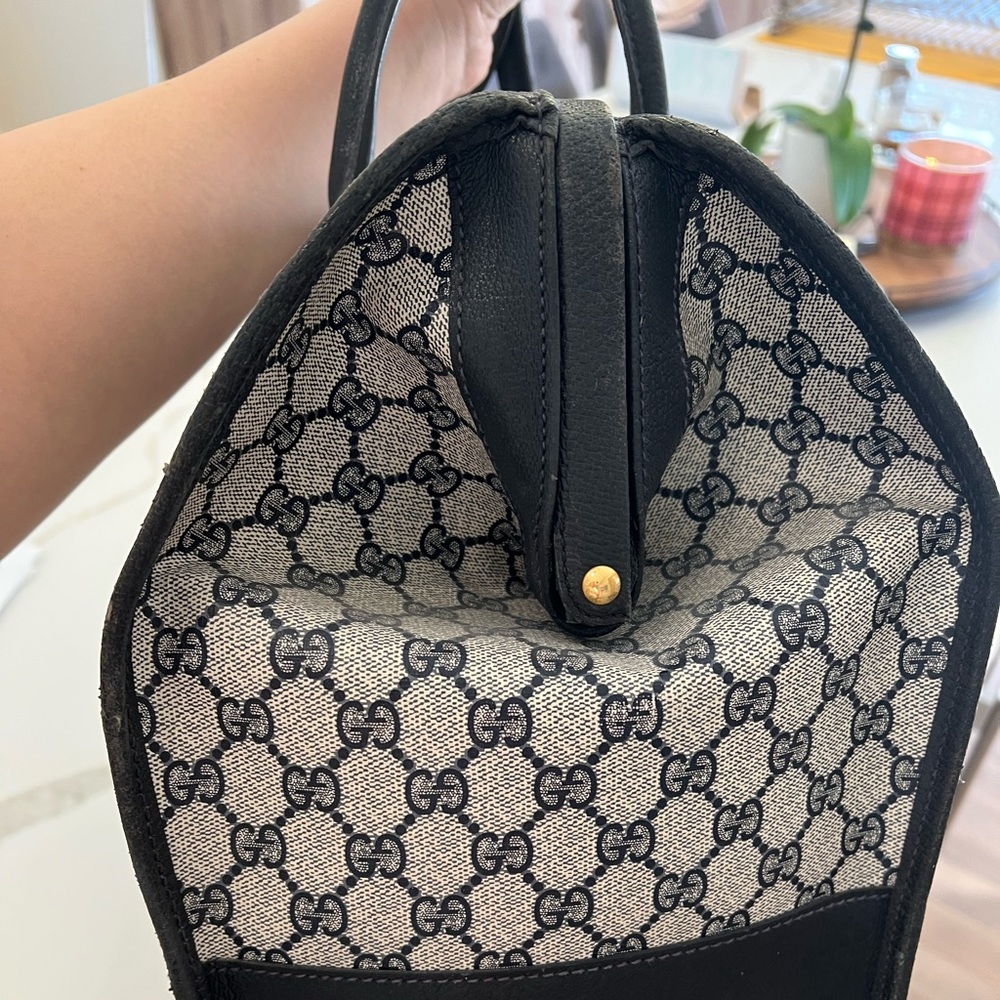 Vintage Gucci weekend/travel bag - Picture 4 of 5